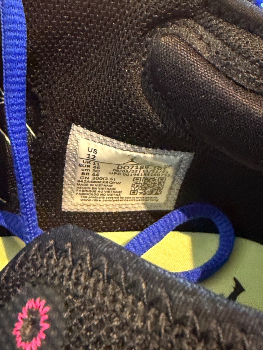 Nike - Picture 5 of 5